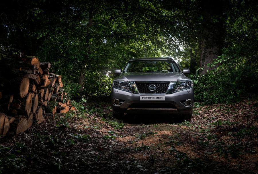  Nissan Pathfinder Hybrid 2015 года  (фото 2 из 29)
